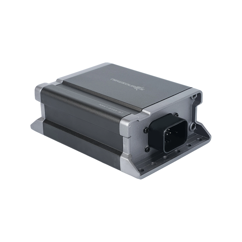 مضخم طاقة ثنائي القناة من الفئة D مع جهاز استقبال بلوتوث