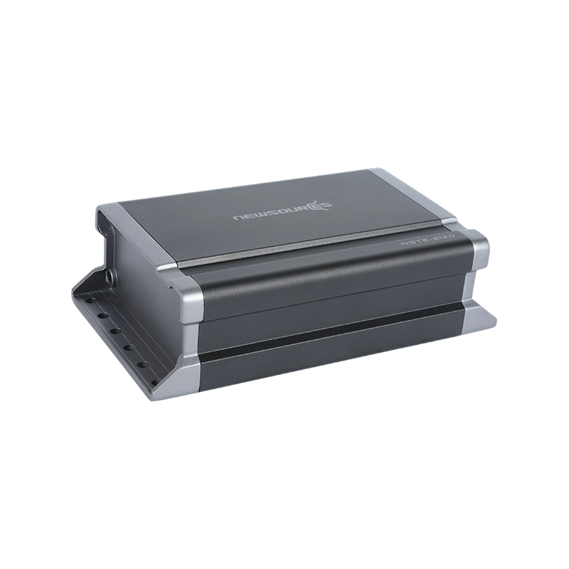 مضخم طاقة كامل النطاق ثنائي القناة من الفئة D 