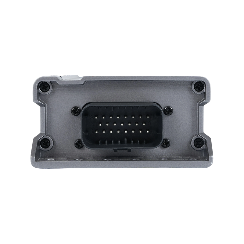 مضخم طاقة كامل النطاق ثنائي القناة من الفئة D