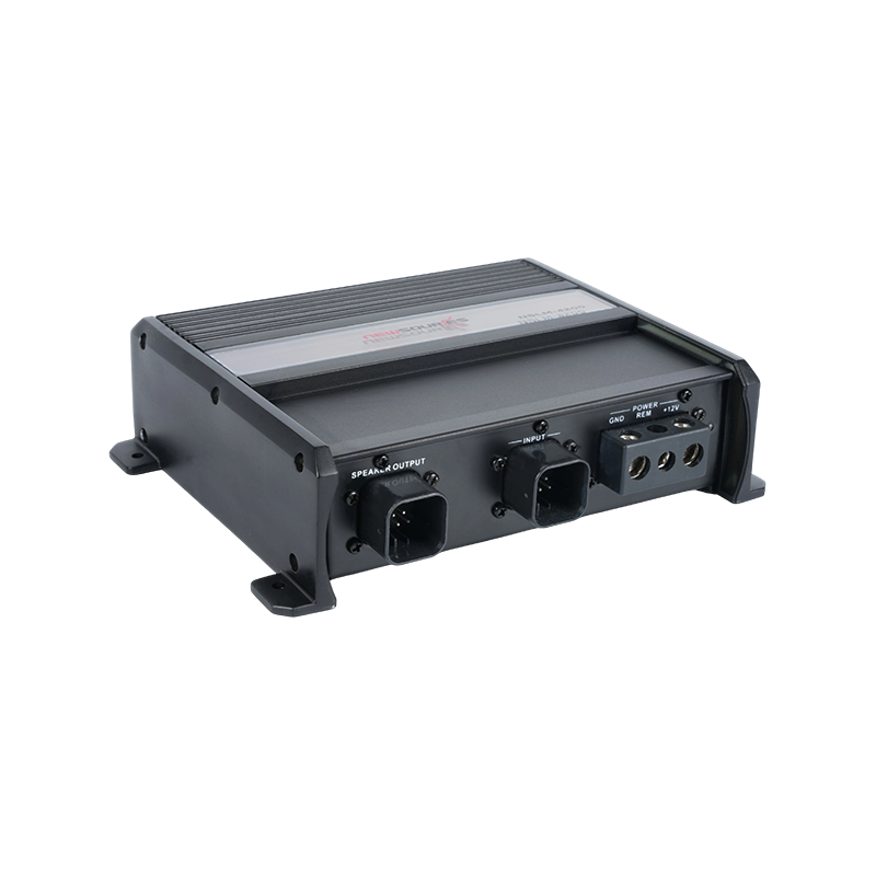 مكبر صوت كامل النطاق من الفئة D بأربع قنوات