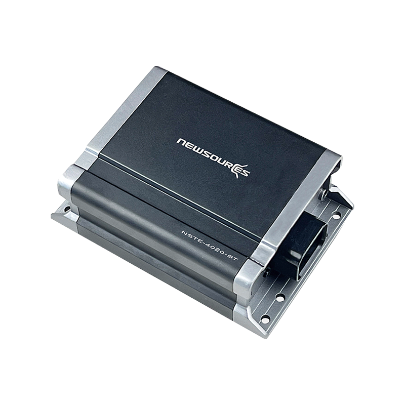 مكبر صوت كامل النطاق من الفئة D بأربع قنوات مع جهاز استقبال بلوتوث