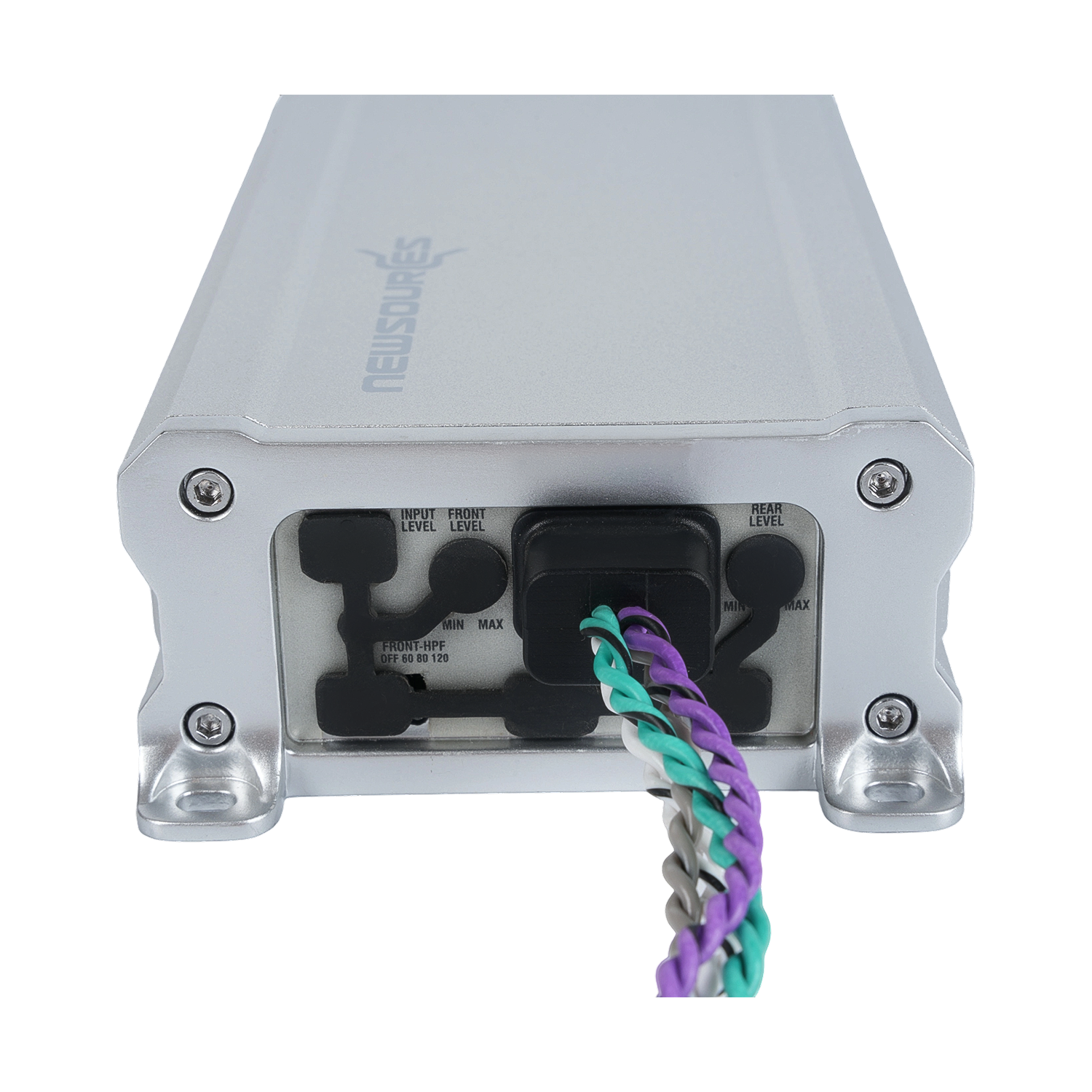 مكبر صوت كامل النطاق من الفئة D بأربع قنوات